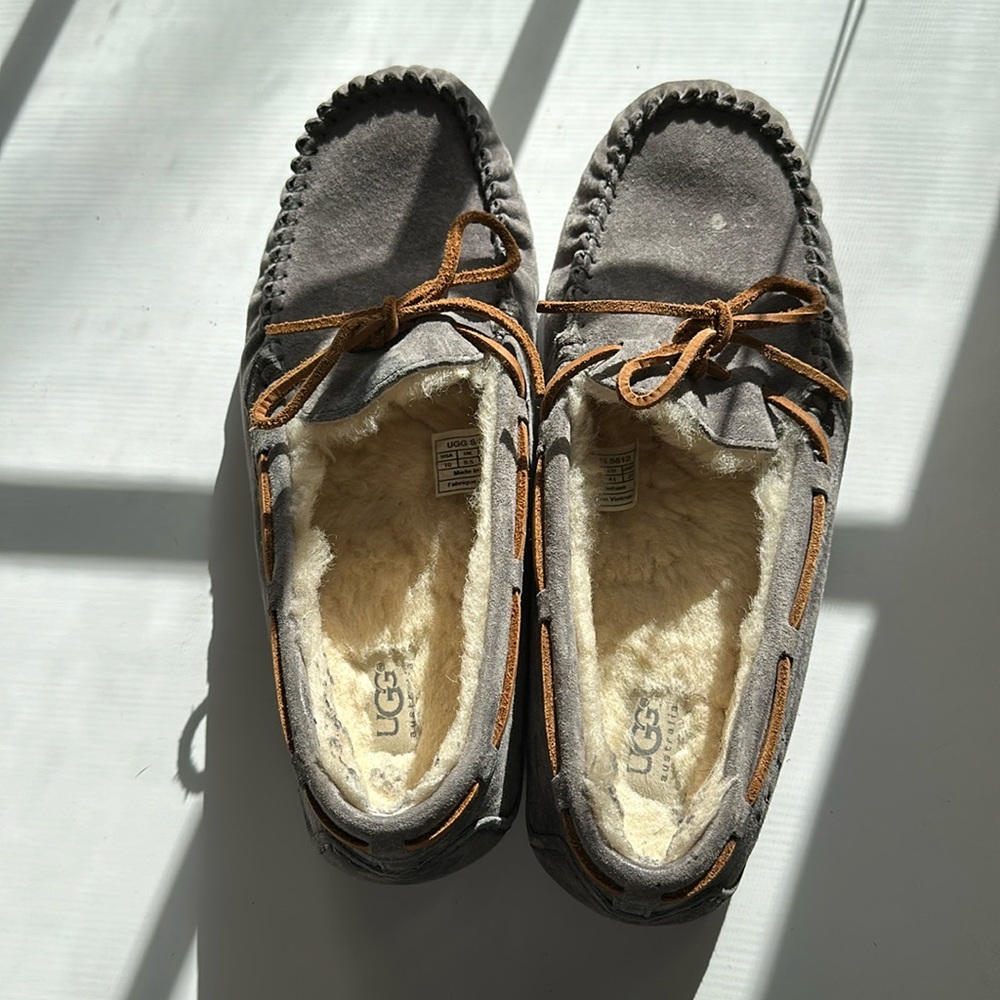 Ugg Dakota slipper gray size 10